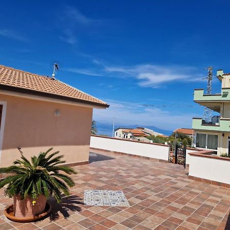 הוילה Capo dʼOrlando Franci E Aurora House מראה חיצוני תמונה